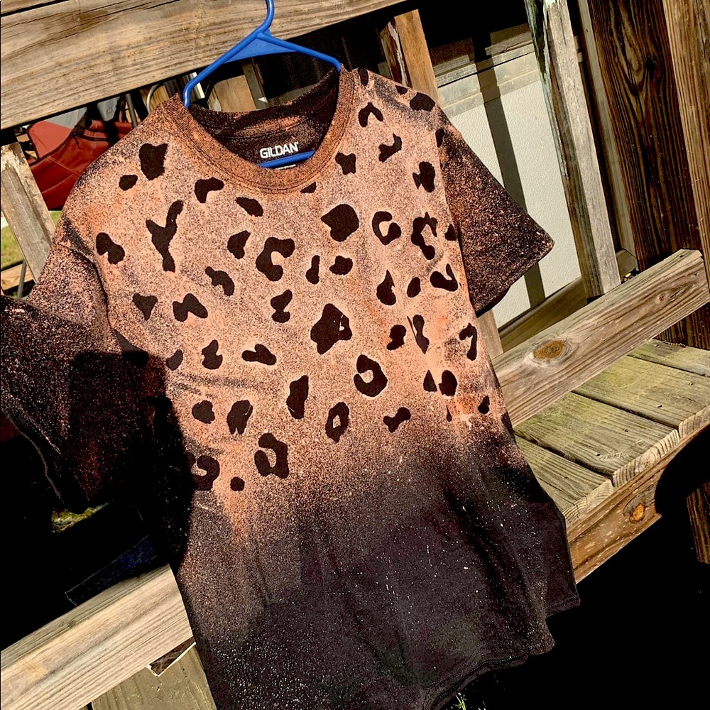Bleached leopard shirt